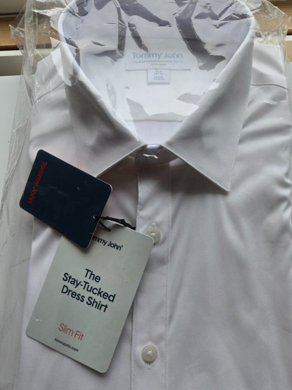 3 Pac Tommy John Men’s Stay-Tucked Dress Shirt, Slim Fit 15.5 32/33